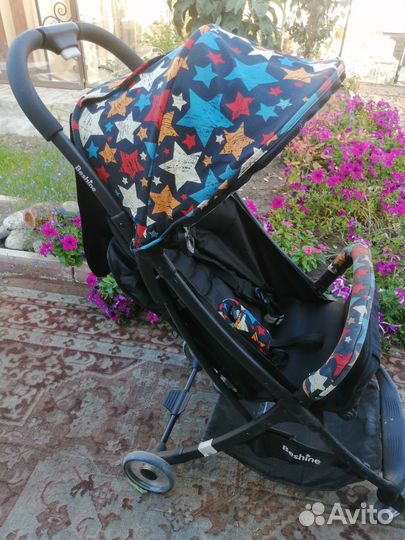 Прогулочная коляска