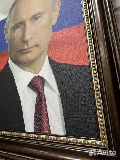 Портрет В. В. Путина 39х50 см, на холсте в багете