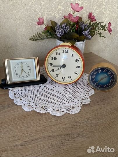 Часы-будильники б/у СССР