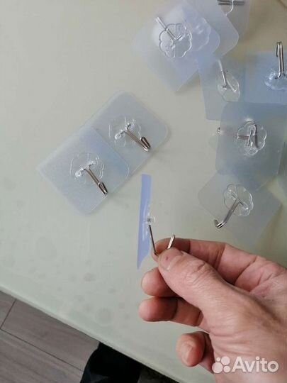 Крючки самоклеющиеся