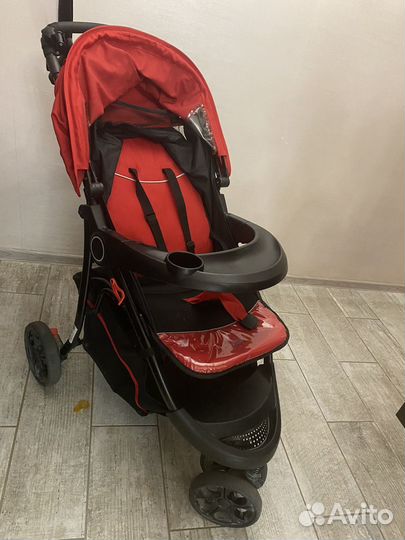 Прогулочная коляска