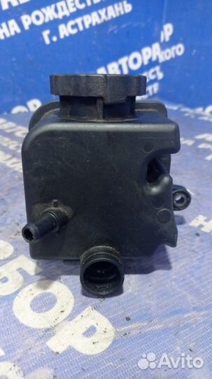 Бачок гидроусилителя Mercedes-Benz W203 седан