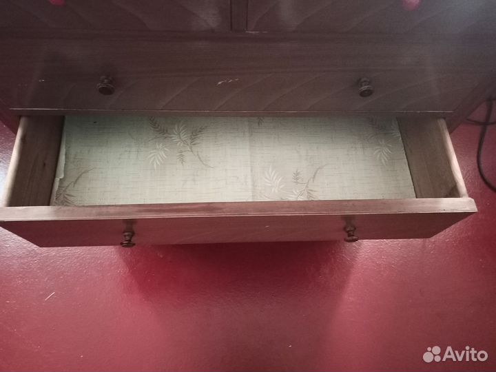 Камод из натурального дерева в хорошем состоянии