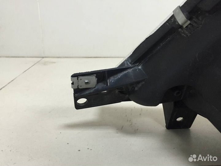 Фара правая Mercedes-Benz Sprinter 901-905 /Sprint