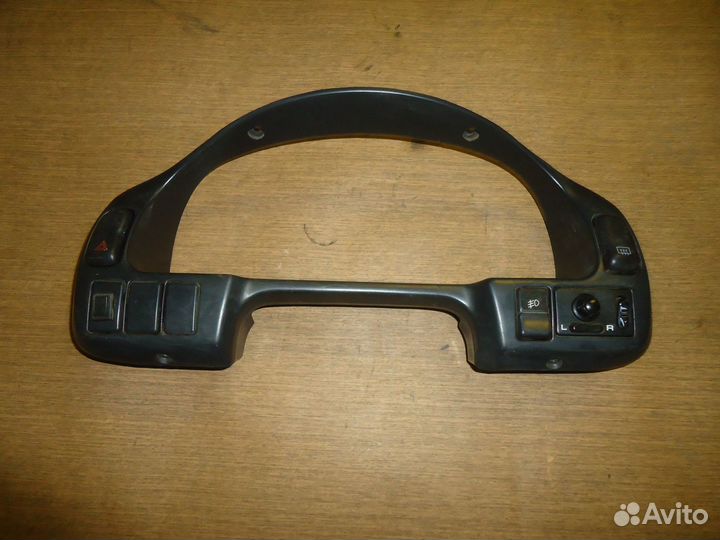 Накладка щитка приборов Subaru Impreza GF2 92-00