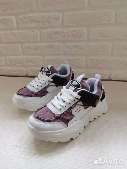 Кроссовки р 38