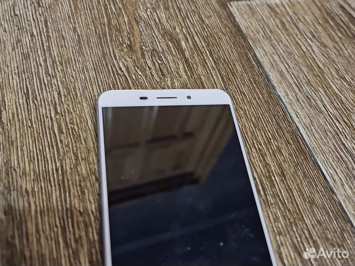Смартфон asus ZC551KL