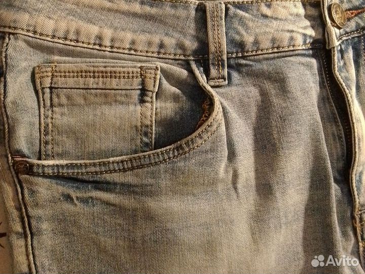 Джинсы зауженные немного