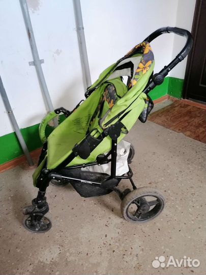Прогулочная коляска
