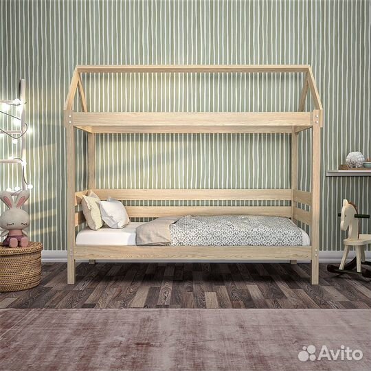 Кровать домик из дерева