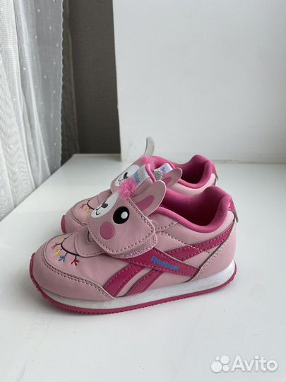 Reebok кроссовки на девочку размер 7 23.5