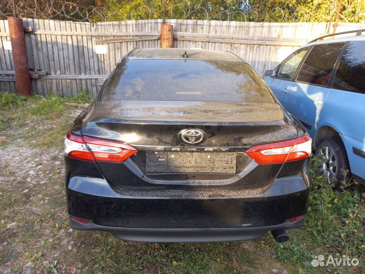 Toyota Camry 2.5 AT, 2019, битый, 160 000 км