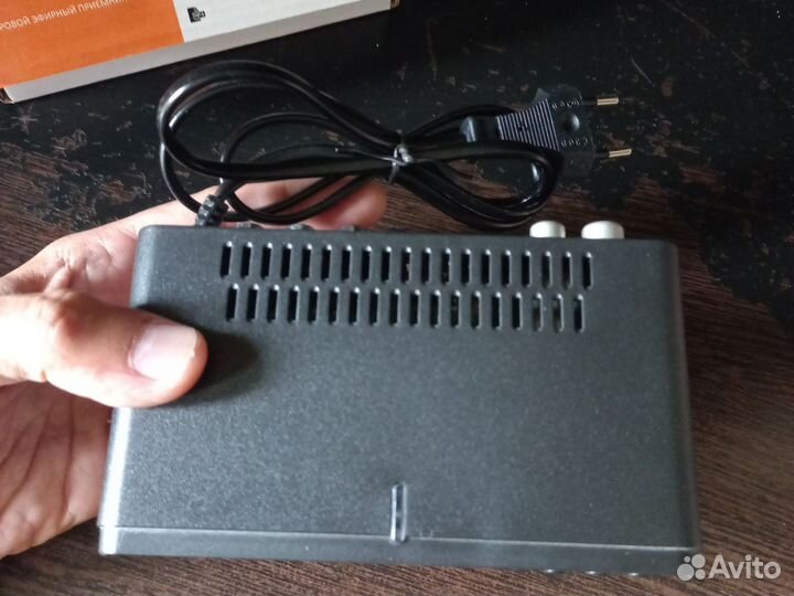 TV приставка Cadena CDT- 1711SB