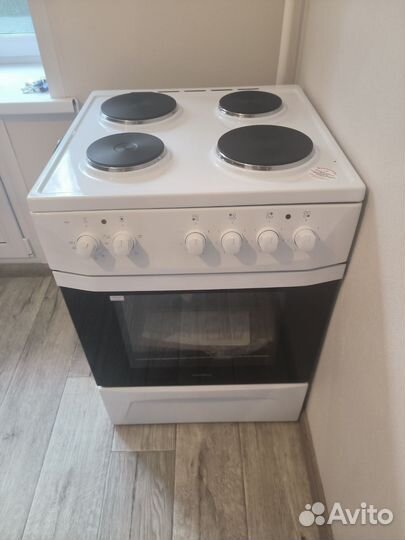 Новая электрическая плита с духовкой Darina