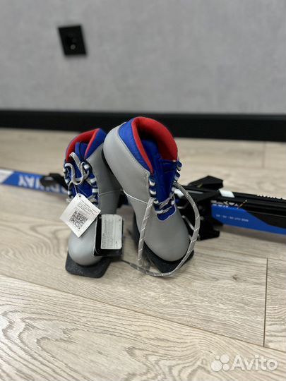 Лыжи детские 140 см комплект