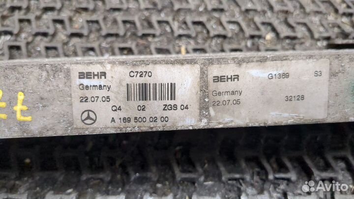 Радиатор масляный Mercedes B W245, 2005