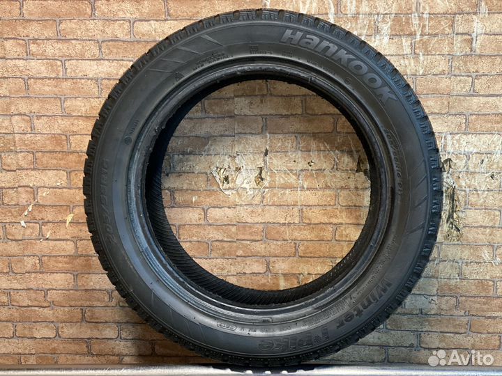 Hankook Winter I'Pike W409 205/55 R16