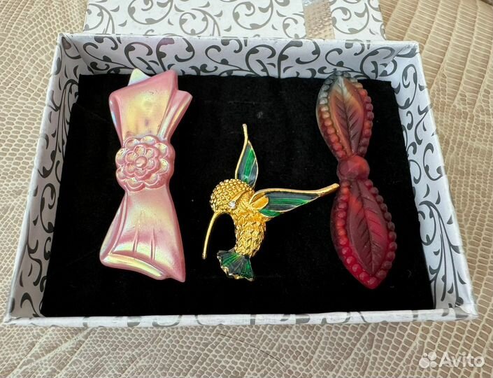 Брошь винтаж глушеное стекло