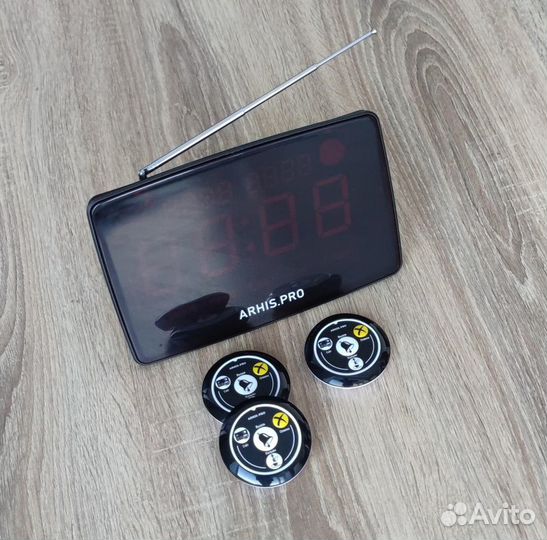 Табло вызова официанта руссифицировано и кнопки