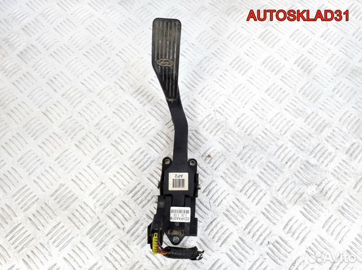 Педаль газа Hyundai Starex H1 327264A700