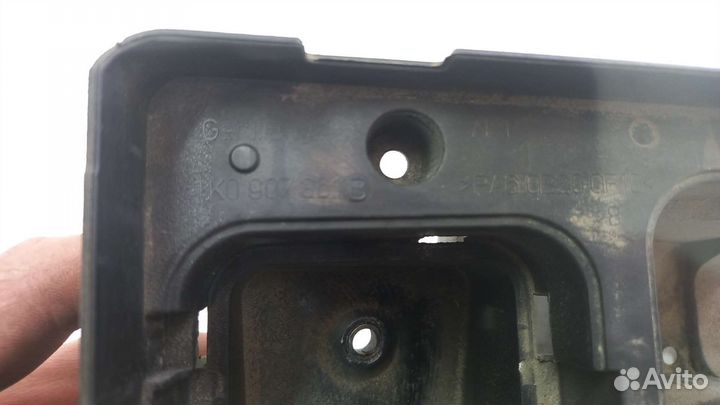 Кронштейн предохранителей Volkswagen Passat CC