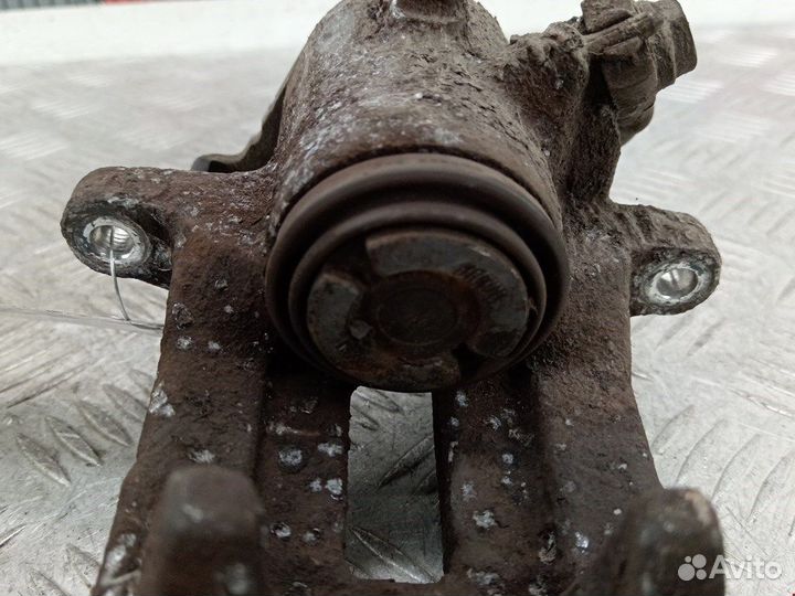 Суппорт задний левый для Audi A4 B6 8E0615423G