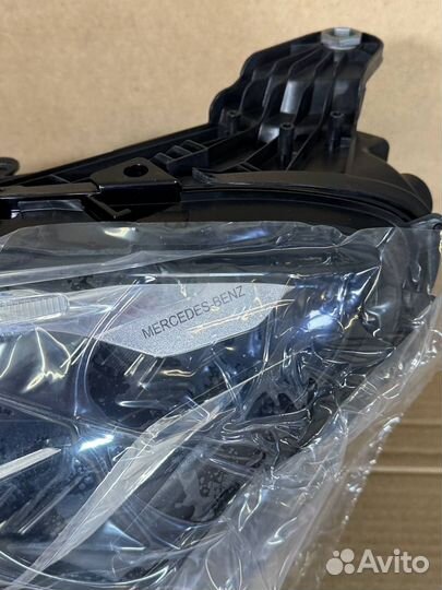 Фара левая Mercedes W213 A2139066308