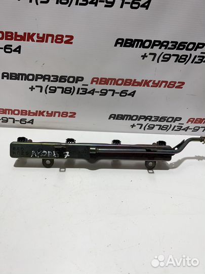 Топливная рампа с форсунками Хонда Аккорд 7 2.0