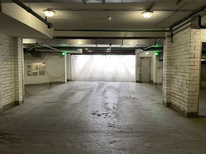 Машиноместо, 18 м²