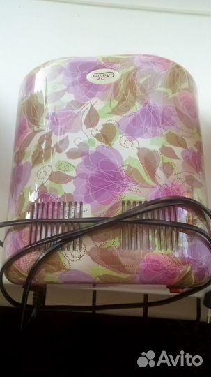 Ультрафиолетовая лампа для ногтей