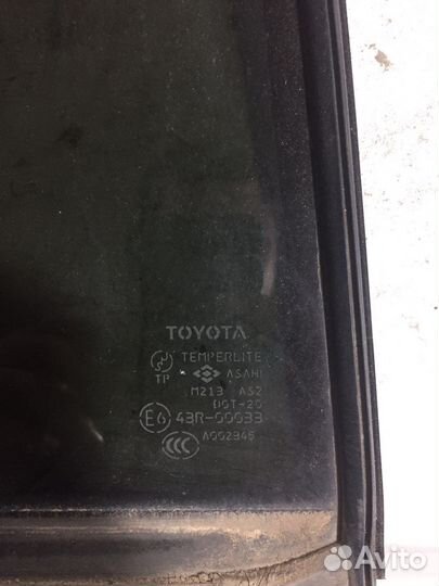 Форточка задней левой двери на toyota 100