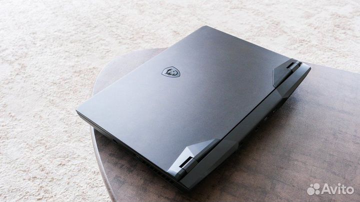 Игровой ноутбук msi 17 3