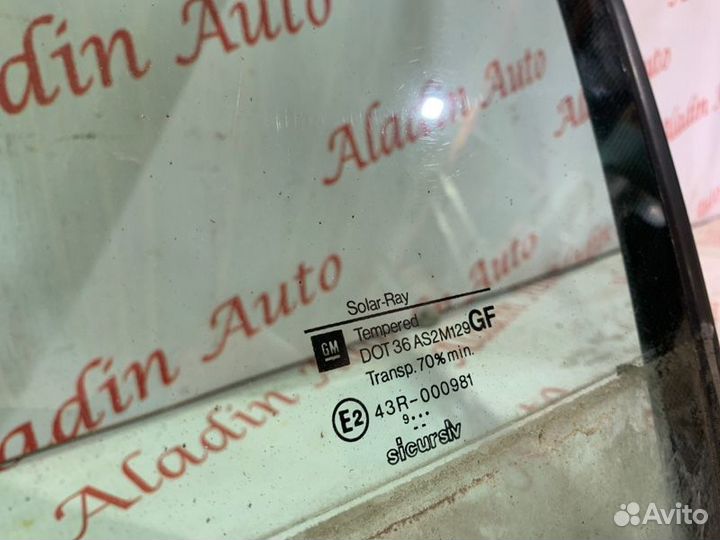 Стекло двери переднее левое Opel Omega B 2.2 2000