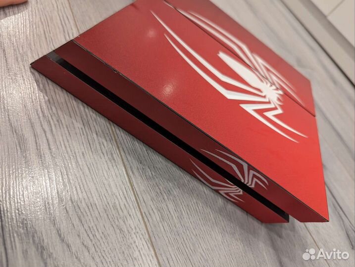 PS 4 + геймпад + игры на диске