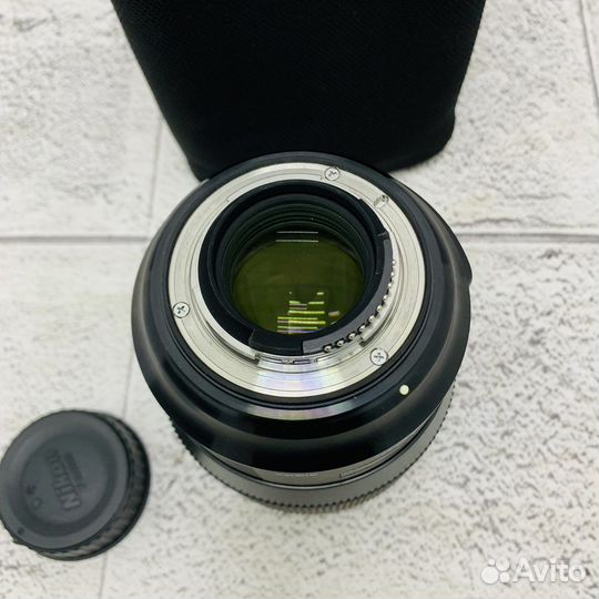 Sigma AF 135mm f/1.8 DG HSM Art