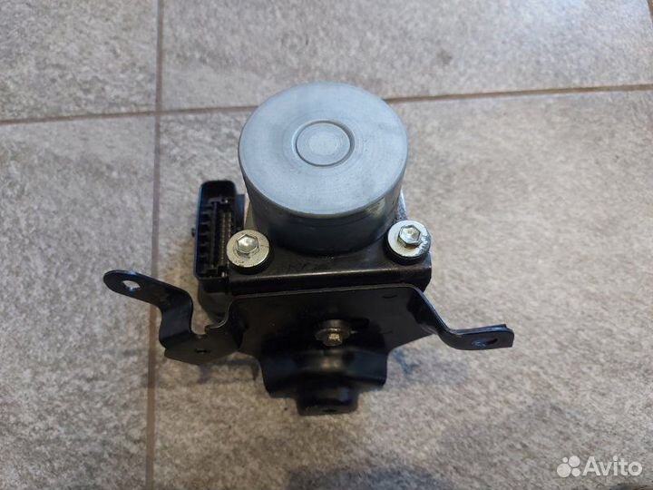 Блок ABS Toyota Fortuner внедорожник 2.8 2019