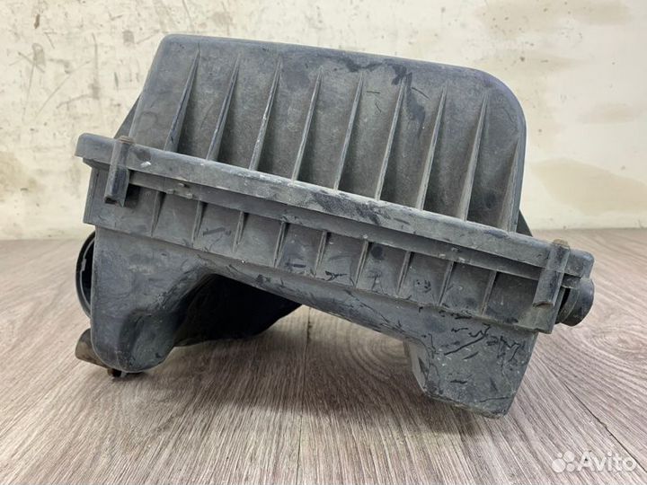 Корпус воздушного фильтра Opel Astra H 2004-2010