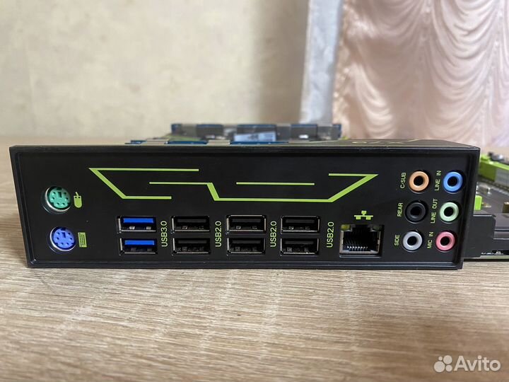 Комплект (2011): мать X79 + xeon 2689 + 16 озу