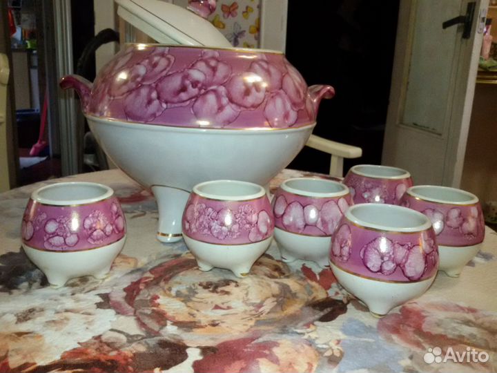 Посуда советских времен - крюшонница с чашками