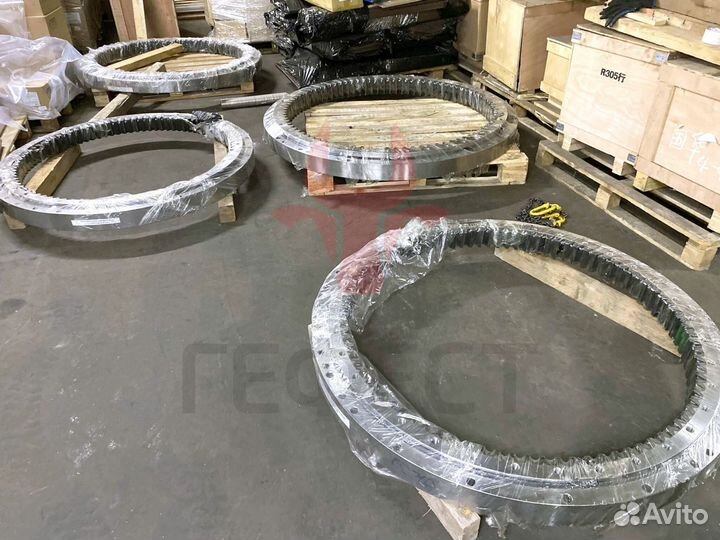 Опорно-поворотный круг R260LC-9S 81EN-00052