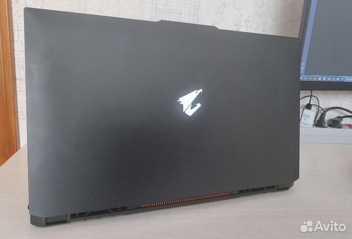 Aorus 17 KE4/17.3
