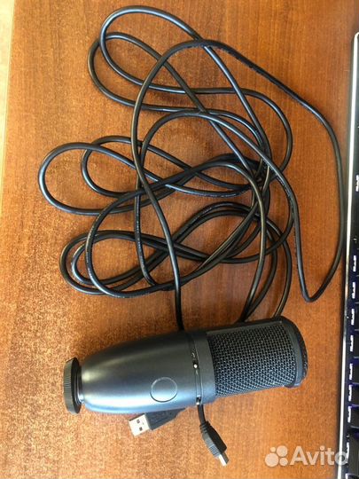 Студийный микрофон AKG P120 USB со стойкой