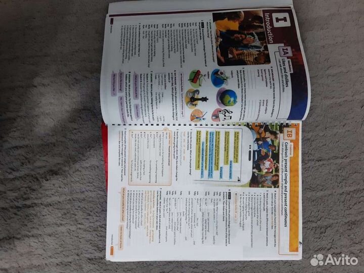 Учебник и тетрадь Solutions pre intermediate