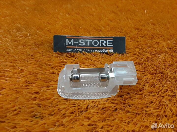 Плафон освещения Mercedes-Benz C-Class W203