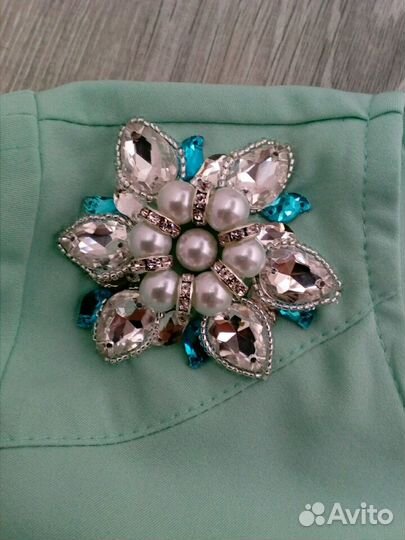 Украшаю пришивными стразами изделия