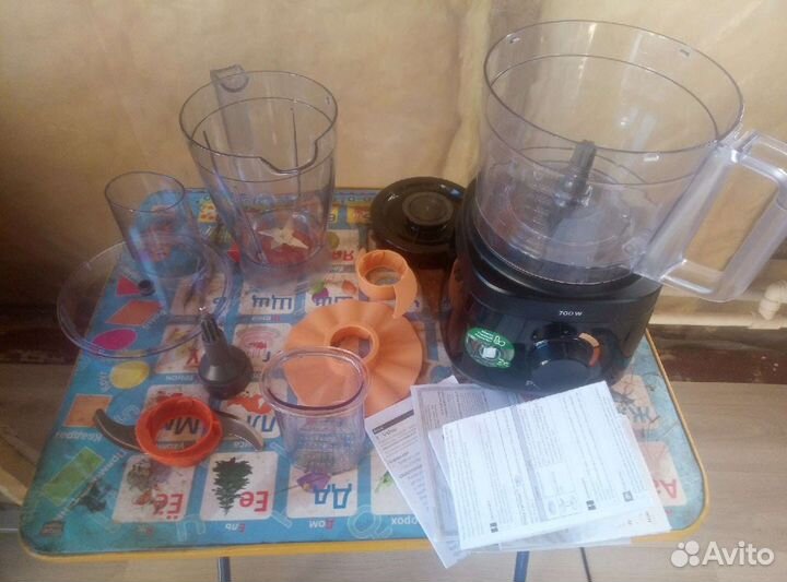 Комбайн филлипс 700вт,19функций,не комплект