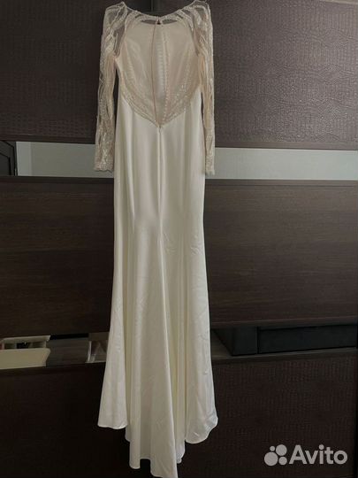 Свадебное платье новое с биркой 44