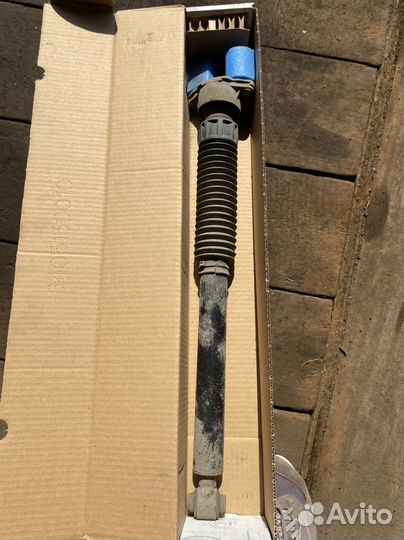 Задний амортизатор Б/У w204