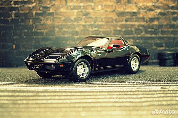 Модель Chevrolet Corvette C3 MotorMax 1/24