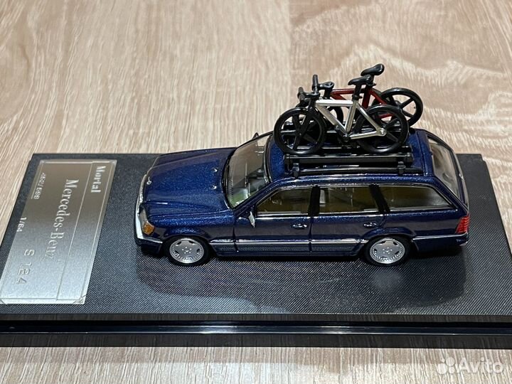 1:64 Mortal Mercedes-Benz S124